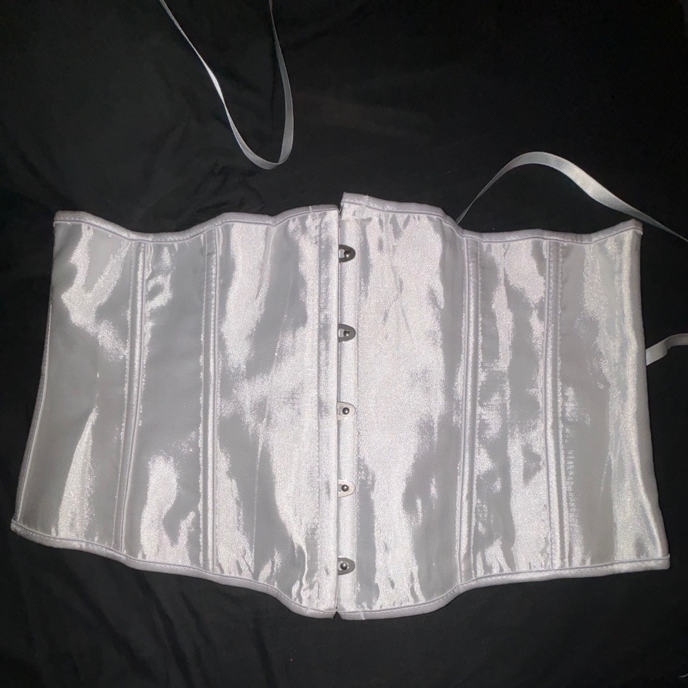 White laced shapewear 3XL corset.